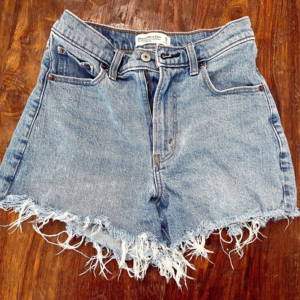 Abercrombie & Fitch The 90s Hi Rise Relaxed Cut Off Shorts Size 0
